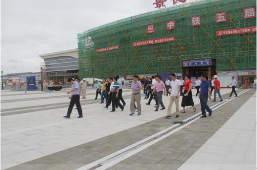 喜迎十九大，身邊看變化——我市干部賢內(nèi)助、鄉(xiāng)鎮(zhèn)街道負(fù)責(zé)人參觀高鐵商務(wù)區(qū)