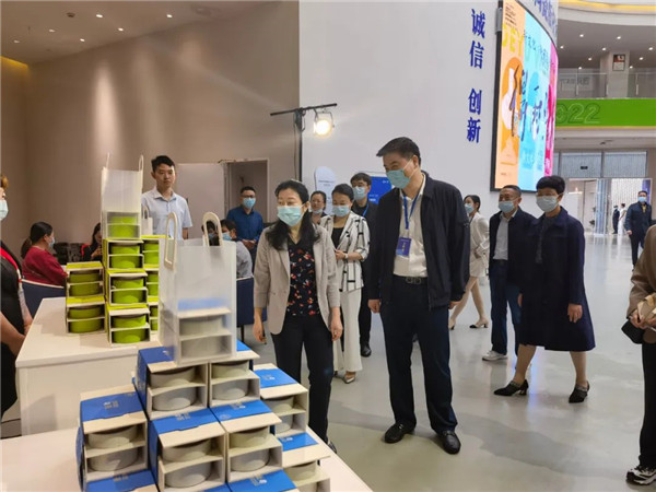新理念、新時尚、新方式、新感受——德宇集團(tuán)舉行2022得雨活茶新品發(fā)布推廣會